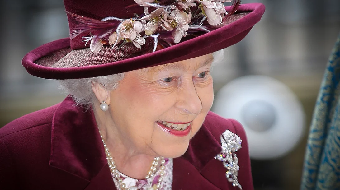 Η βασίλισσα Ελισάβετ πέθανε από "μεγάλη ηλικία" - είναι αυτό αποδεκτό αίτιο θανάτου;