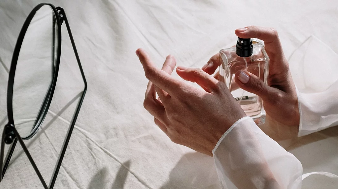 5 "λευκά" αρώματα φρεσκάδας που θα βρεις σε κάθε φαρμακείο