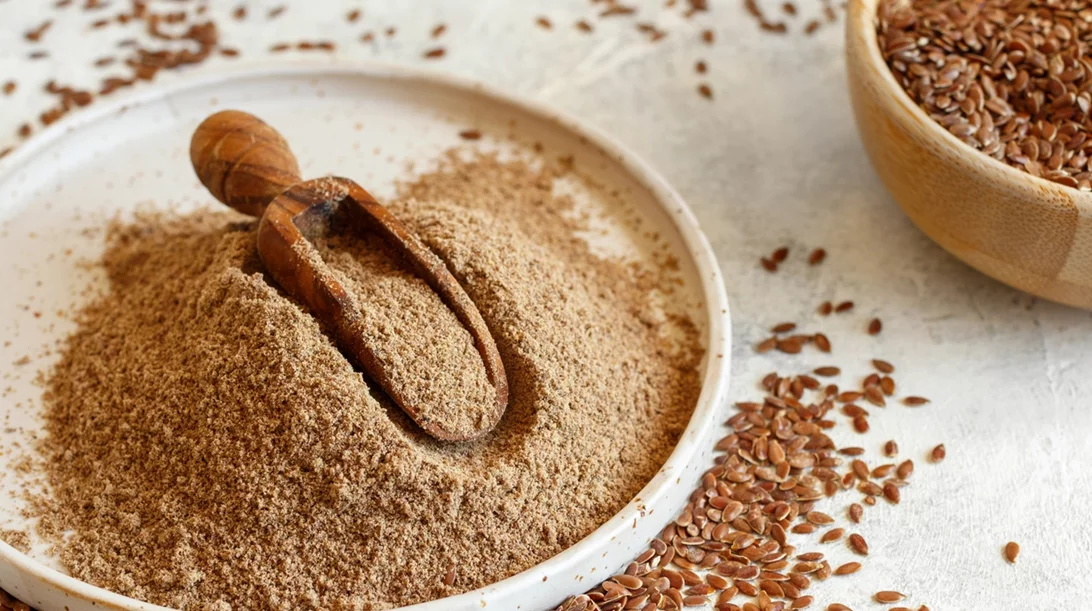 Λιναρόσπορος: 6 λόγοι για να τον προσθέσεις στο πρόγραμμά σου (να πώς θα τον βάλεις σε συνταγές)