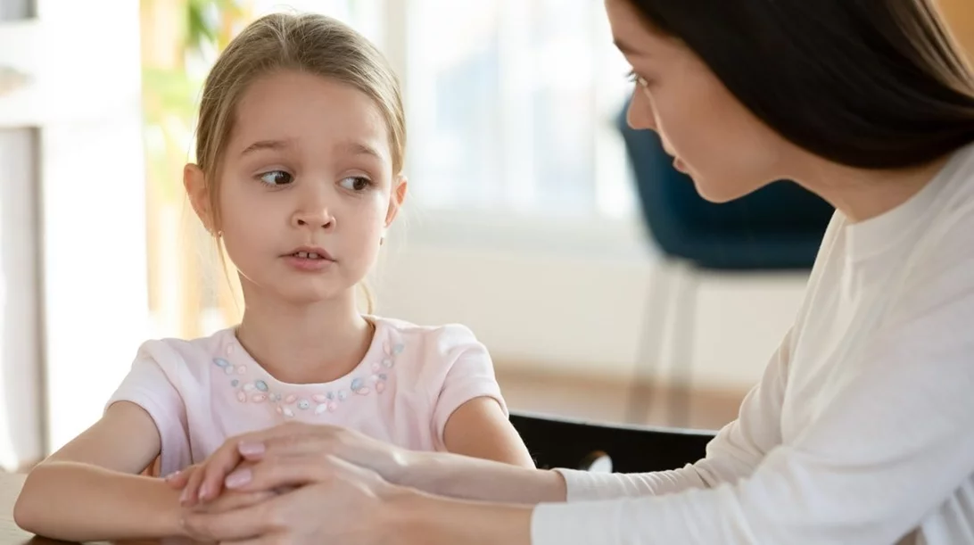 Όταν οι γονείς αποφεύγουν να εκθέσουν τα παιδιά στα αρνητικά συναισθήματα