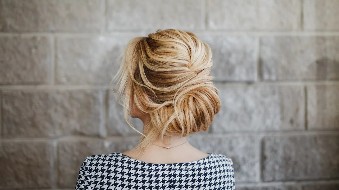 It's Easter time: 5 κομψά χτενίσματα για το βράδυ της Ανάστασης (και όχι μόνο)