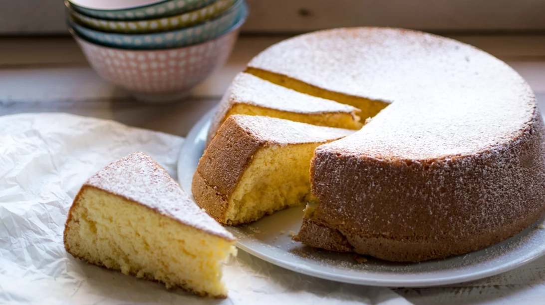 Υγιεινό και νηστίσιμο κέικ με καρύδια και ελαιόλαδο - Πανεύκολο και αφράτο