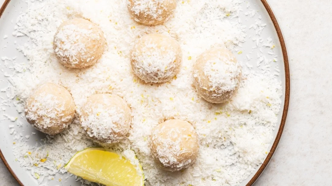 Mπάλες ενέργειας με λεμόνι: Ανοιξιάτικο και δροσερό σνακ για κάθε στιγμή!