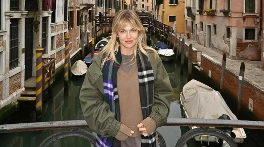 Το girly χτένισμα της Κλέλιας Ανδριολάτου είναι η τέλεια επιλογή για το γυμναστήριο ή μια casual βόλτα