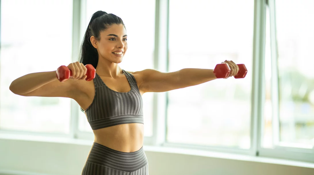 Σφιχτό σώμα με γράμμωση σε 30': Η ιδανική ρουτίνα για γυναίκες