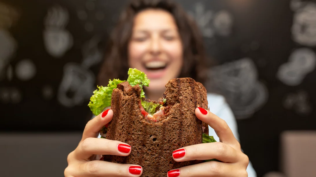 Γιατί είναι τόσο εύκολο να πάρεις πίσω το βάρος που έχασες με κόπο;