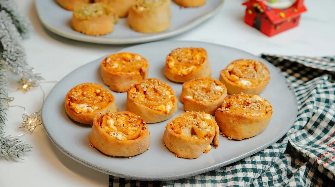 Ρολάκια με φέτα: Φτιάξε σπιτική τη ζύμη με 2 μόνο υλικά!