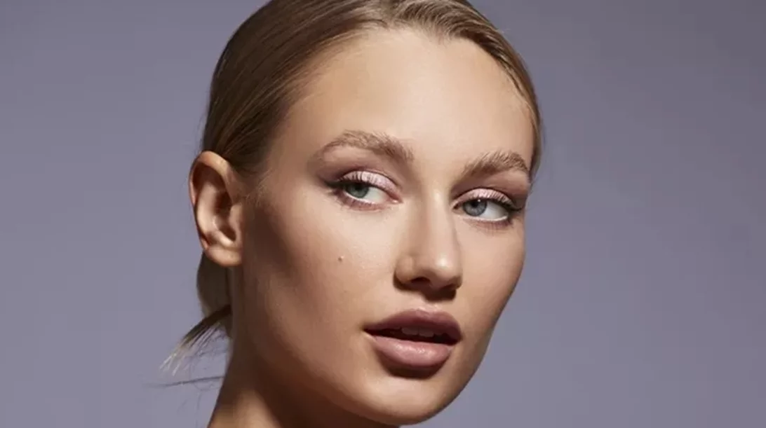 Αυτή είναι η κρέμα προσώπου για κάθε τύπο επιδερμίδας που έχει "κατακτήσει" τo TikTok τώρα