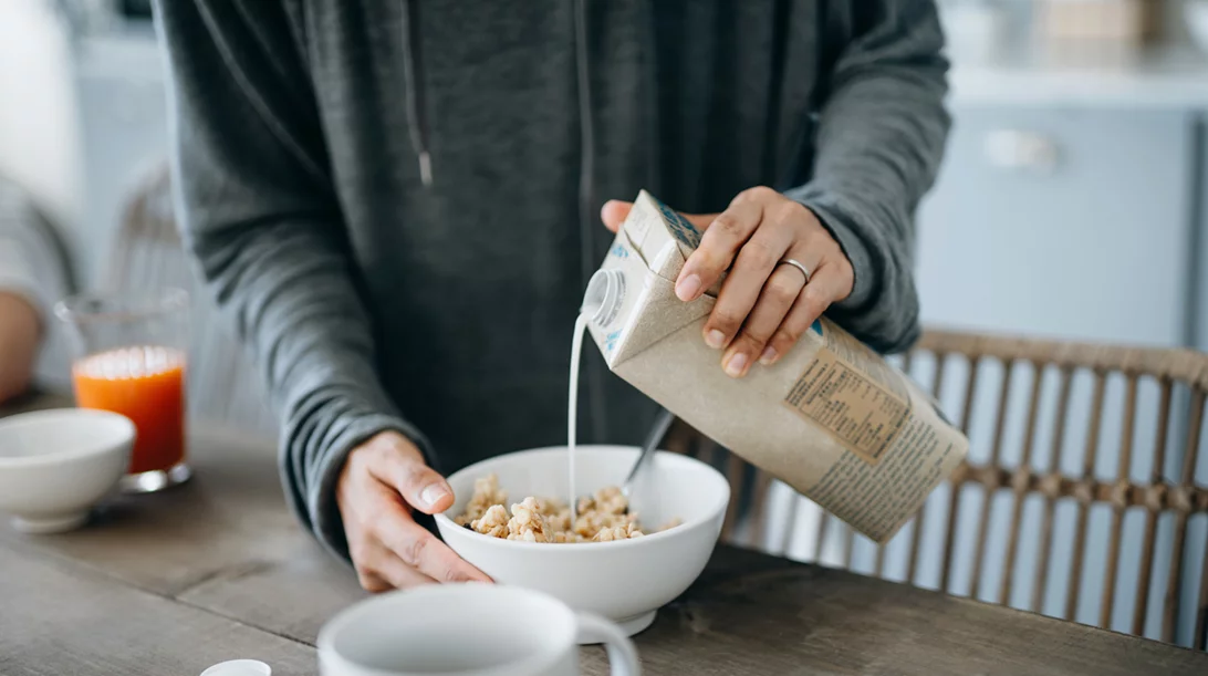 Ποιο φυτικό γάλα να διαλέξω; Οι διαφορές ανάμεσα στο γάλα αμυγδάλου, καρύδας, σόγιας, ρυζιού
