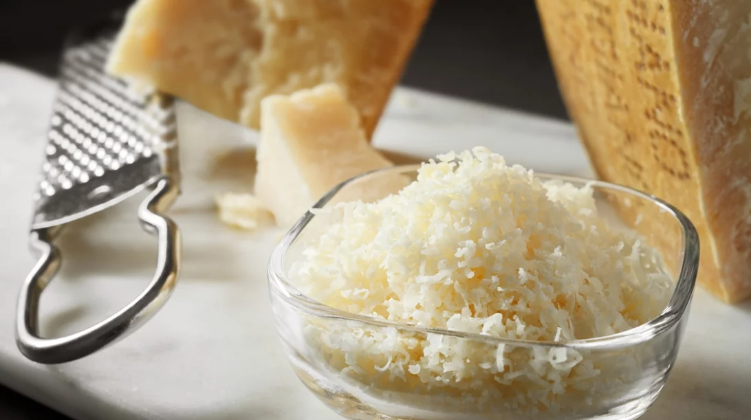 Γιατί το τυρί μάς κάνει χαρούμενους και πιο υγιείς