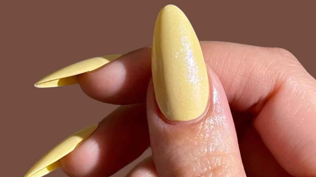 Butter Yellow Nails: Οι 5 παραλλαγές που θα υιοθετήσεις άμεσα