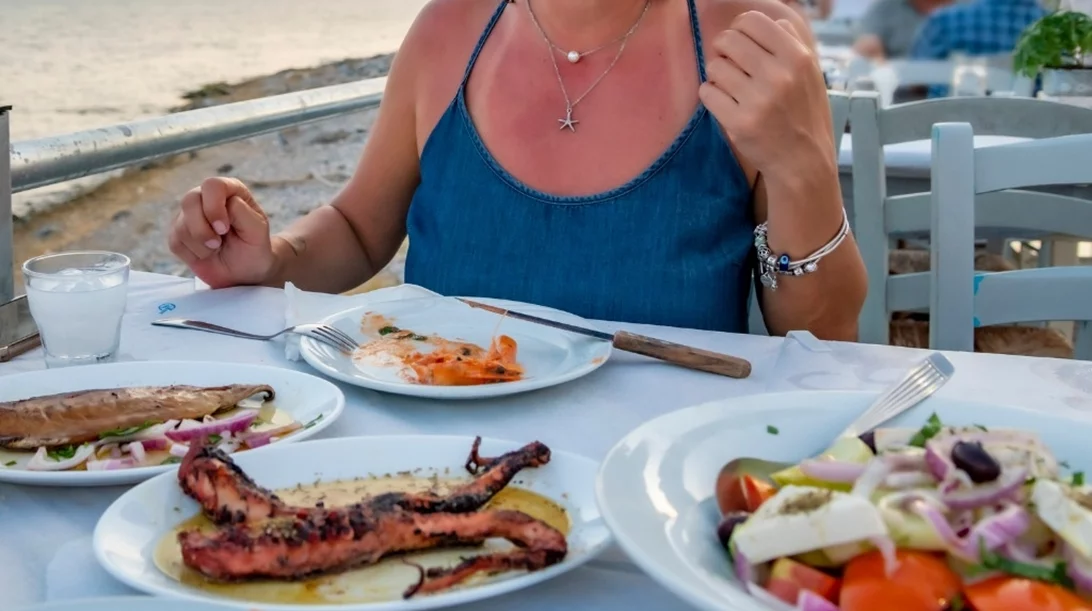 Έφαγα πολύ, τι να κάνω; Συμβουλές για να διαχειριστείς την κατάσταση