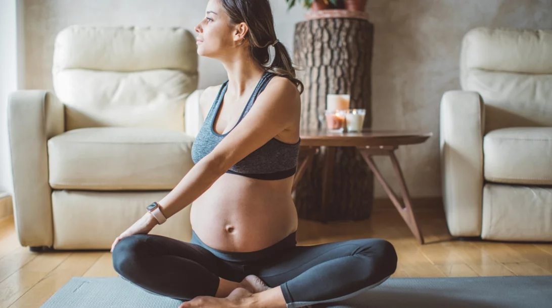 Δωρεάν μαθήματα Yoga για εγκύους στο ΜΗΤΕΡΑ