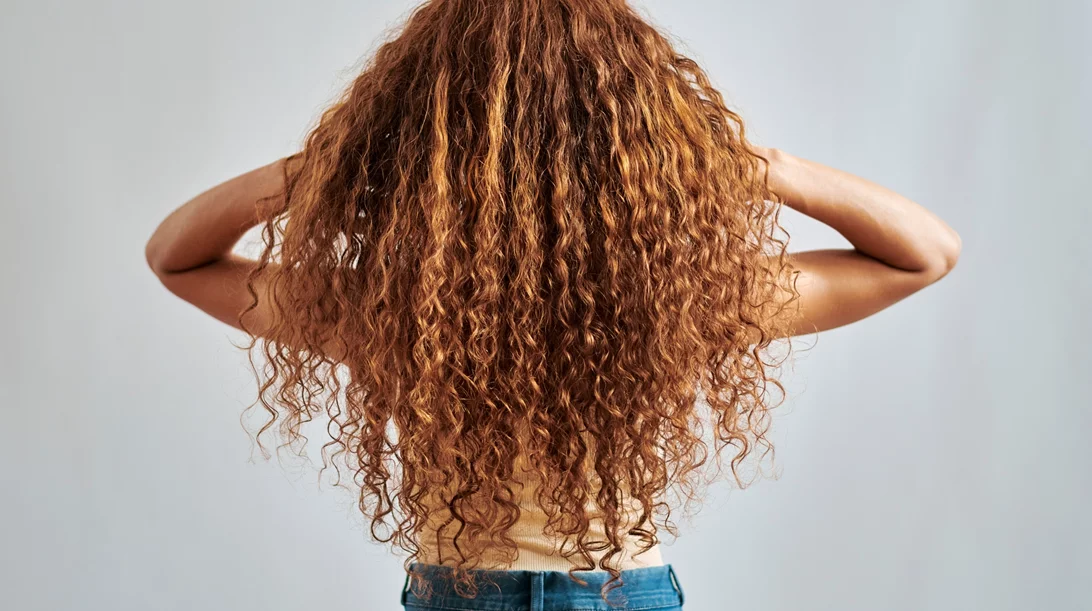 Κυματιστά-Σγουρά Μαλλιά: 3 tips που χρειάζεται να γνωρίζεις