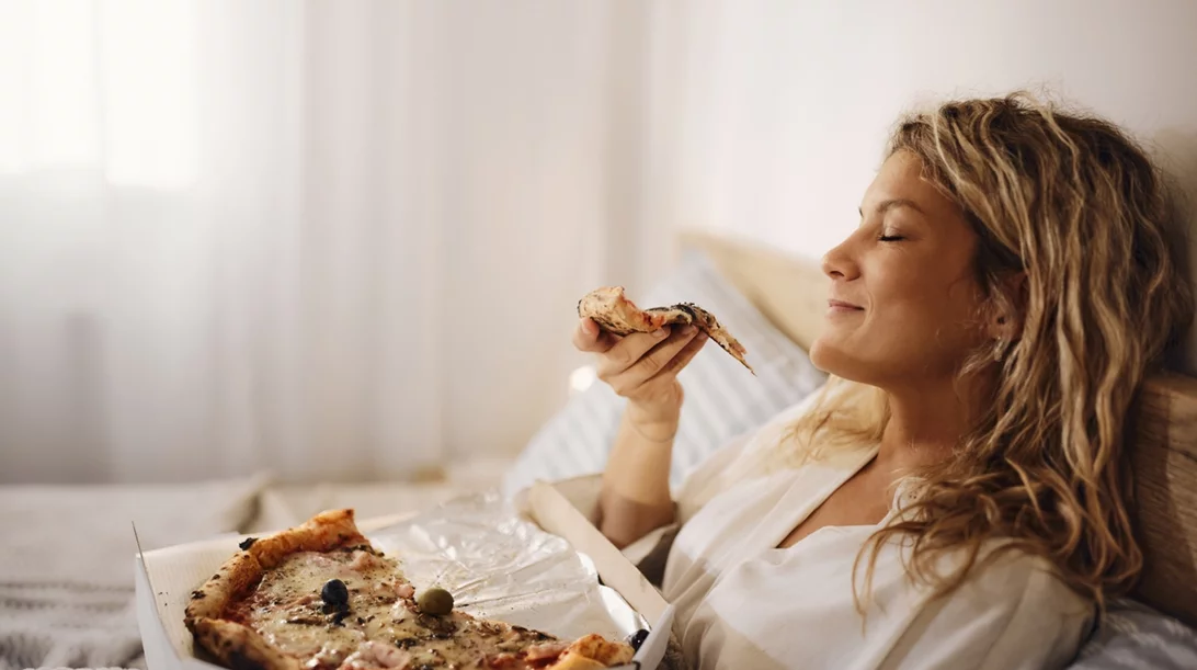 Cheat day: Μπορεί να χαλάσει τελικά την προσπάθεια για απώλεια βάρους;