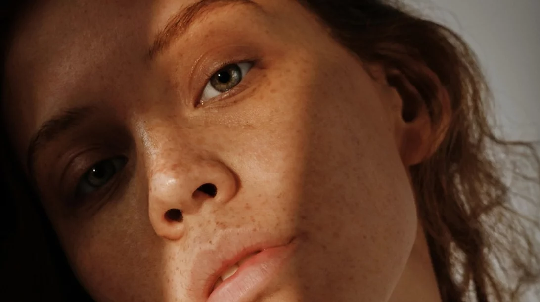 Η πρωτεΐνη που "παγώνει" τον χρόνο: Πώς το κολλαγόνο επηρεάζει το δέρμα μας;