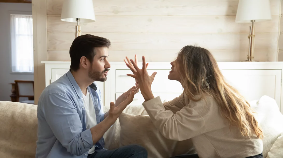 H κακοποίηση των γυναικών στη σχέση και τι πρέπει να γνωρίζεις