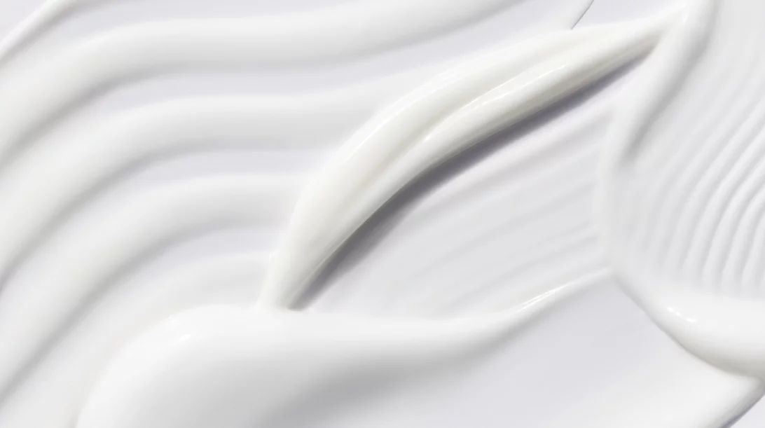 Το 1 συστατικό που οπωσδήποτε να περιέχει η κρέμα ματιών σας μετά τα 50