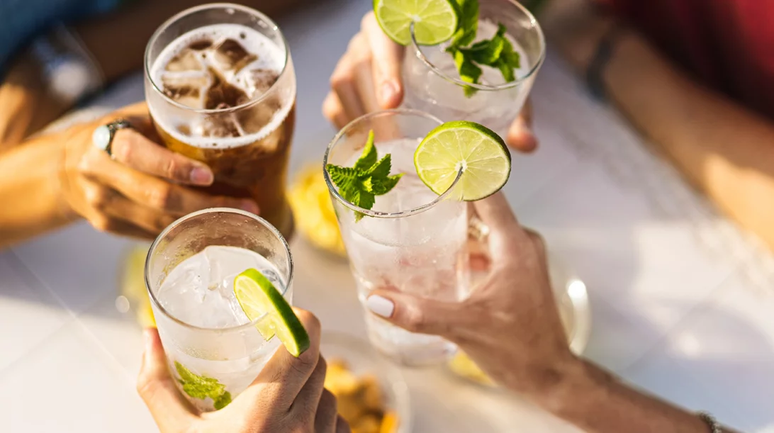 Αλκοόλ: Tα 6 πιο υγιεινά ποτά σύμφωνα με τους ειδικούς