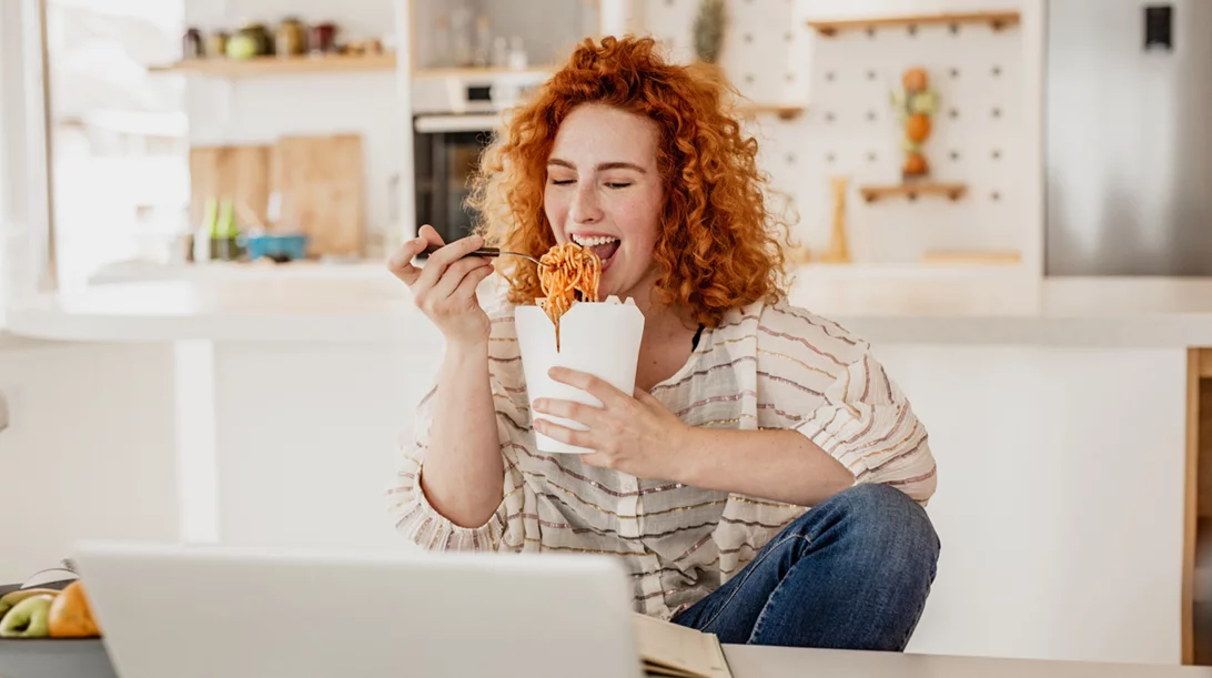 Τι συμβαίνει στο σώμα σου όταν τρως υπερβολικά;