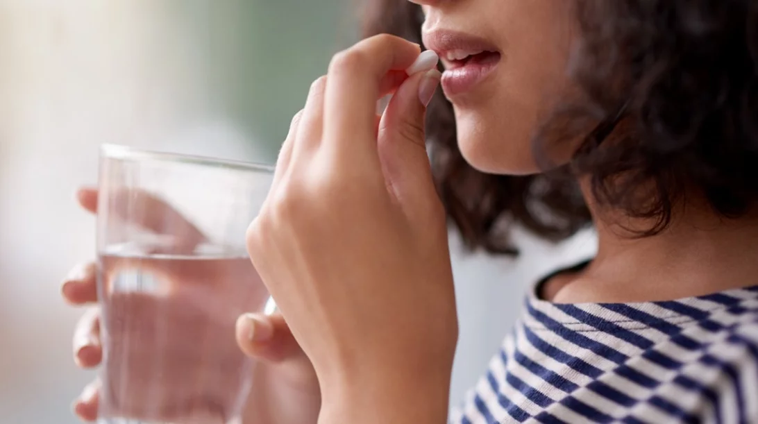 4 πράγματα που δεν πρέπει να κάνεις όταν παίρνεις αντιβίωση