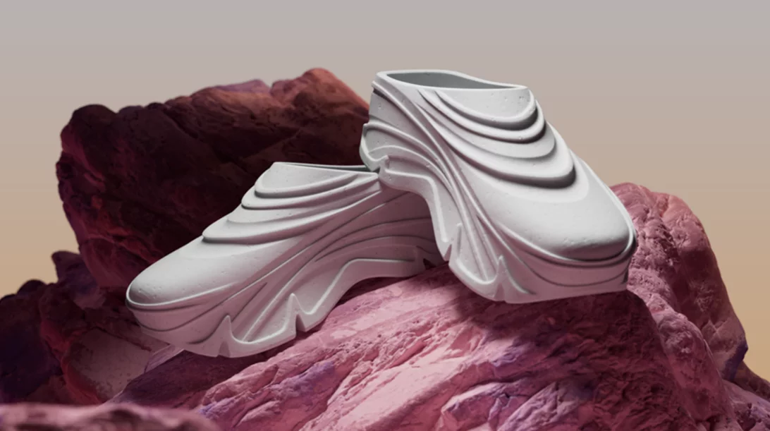 Η Bershka παρουσιάζει ένα ζευγάρι mules με cool σχεδιασμό που αγκαλιάζει την τάση του metaverse