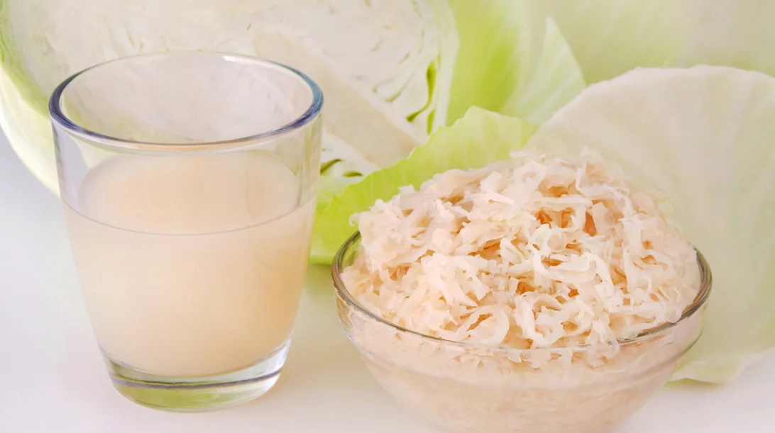 Λάχανο + λεμόνι: Ο τέλειος χυμός για φυσική αποτοξίνωση και αδυνάτισμα