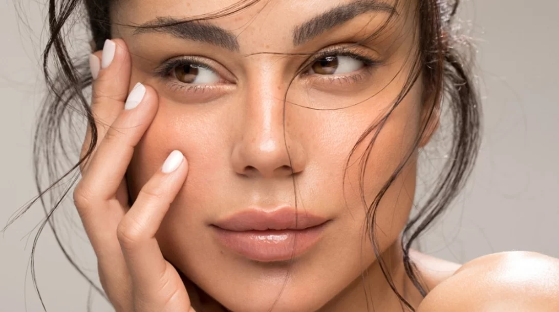 Μεγαλύτερα μάτια και ξεκούραστο βλέμμα με αυτές τις 5 συμβουλές μακιγιάζ