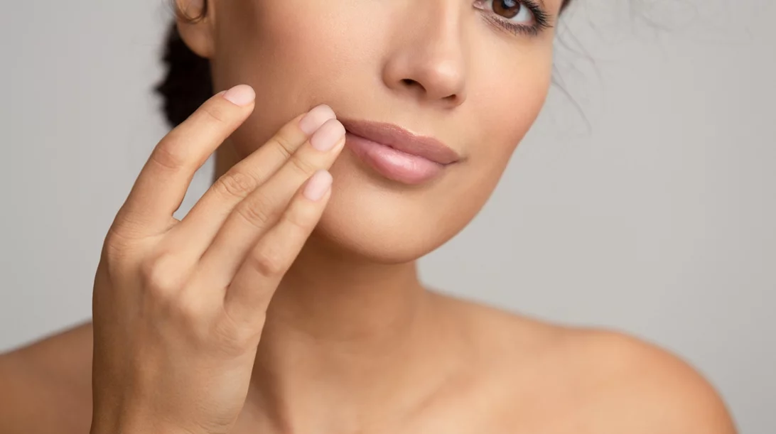 Ξηροστομία: Το σύμπτωμα που μπορεί να προειδοποιεί για σοβαρές ασθένειες - Δες ποιες είναι