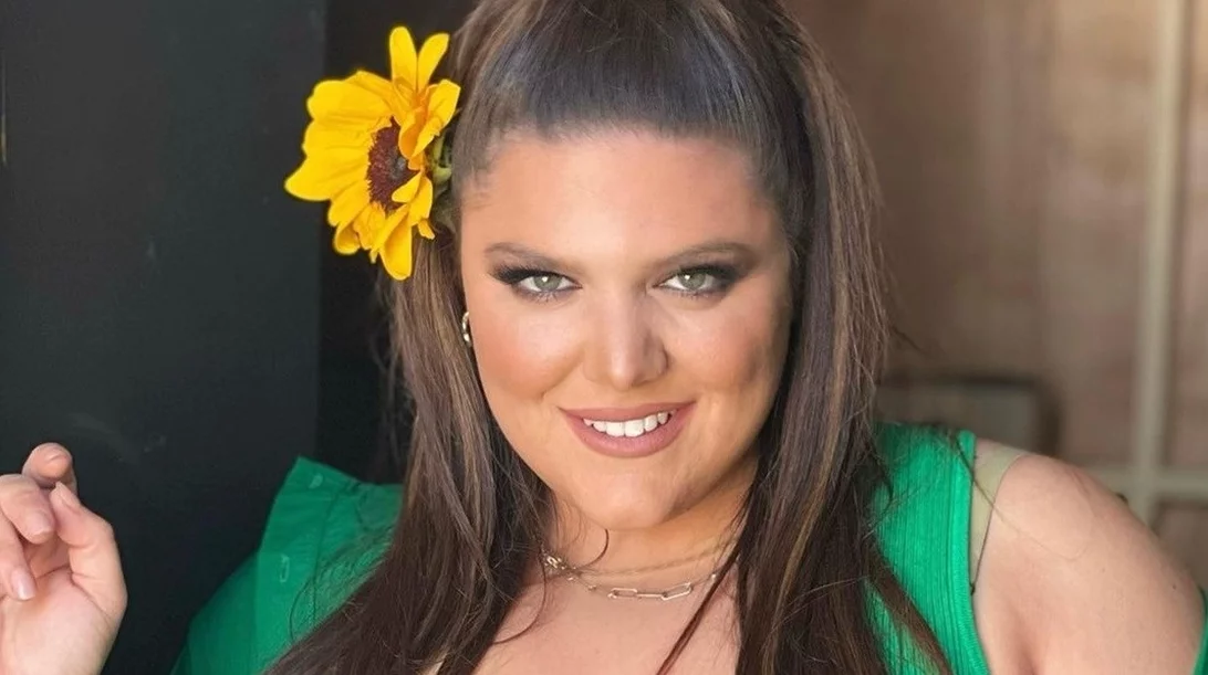 Η Δανάη Μπάρκα βρήκε το κραγιόν που όντως μένει αναλλοίωτο για έως και 16 ώρες