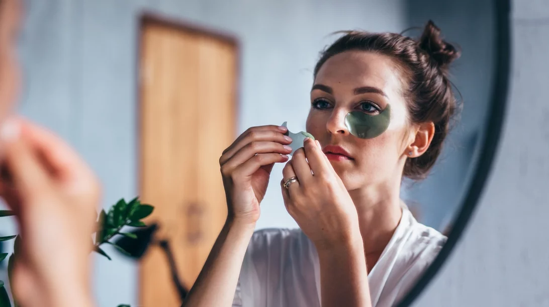 Κόλλα το! Αυτά τα eye patches είναι οι νέες μας beauty εμμονές