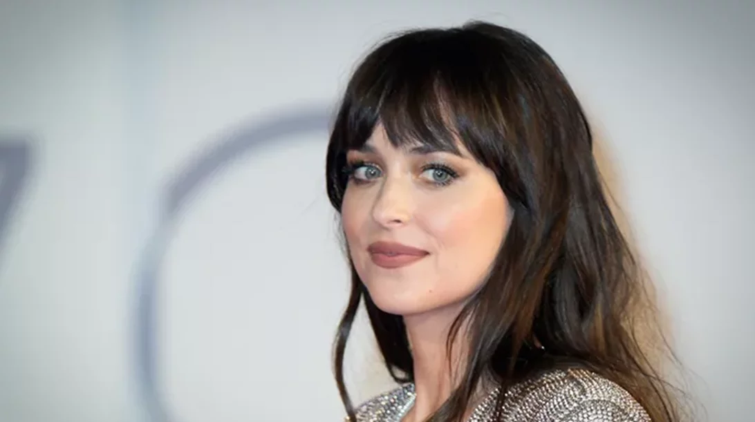 Φάκελος αφέλειες: Οι celebrities που τις υιοθέτησαν και άλλαξαν εντελώς το στιλ τους