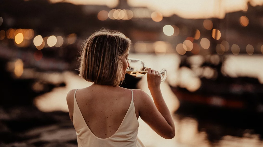 Τι θα συμβεί στο σώμα σου εάν πίνεις κρασί κάθε μέρα;