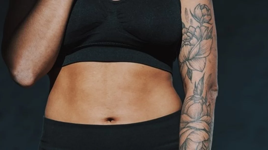 Πλαϊνά παχάκια: 4 συμβουλές για να τα εξαφανίσεις και να χτίσεις ένα πιο υγιές σώμα