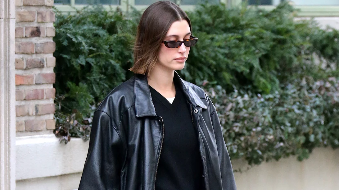 Tο hot χρώμα νυχιών της φετινής άνοιξης, σύμφωνα με τη Hailey Bieber