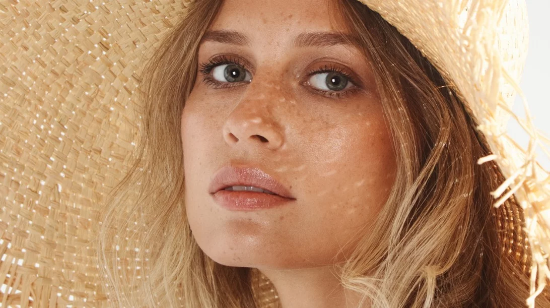 Πώς θα διατηρήσεις σταθερό το μακιγιάζ σου στον καύσωνα