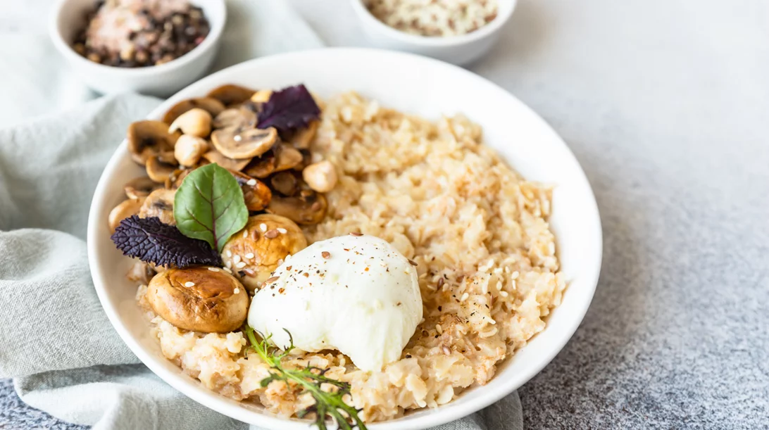 Δέκα συνδυασμοί toppings για να δοκιμάσεις αλμυρό porridge