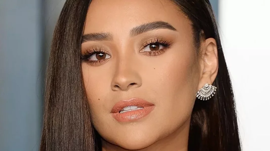 Αυτά είναι τα 5 πιο κολακευτικά ρουζ για μελαχρινές