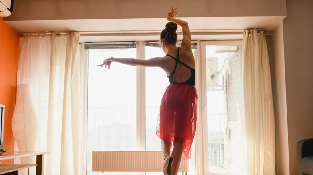 Πώς θα έχεις σωστή στάση σώματος; Να τι κάνουν οι χορεύτριες μπαλέτου