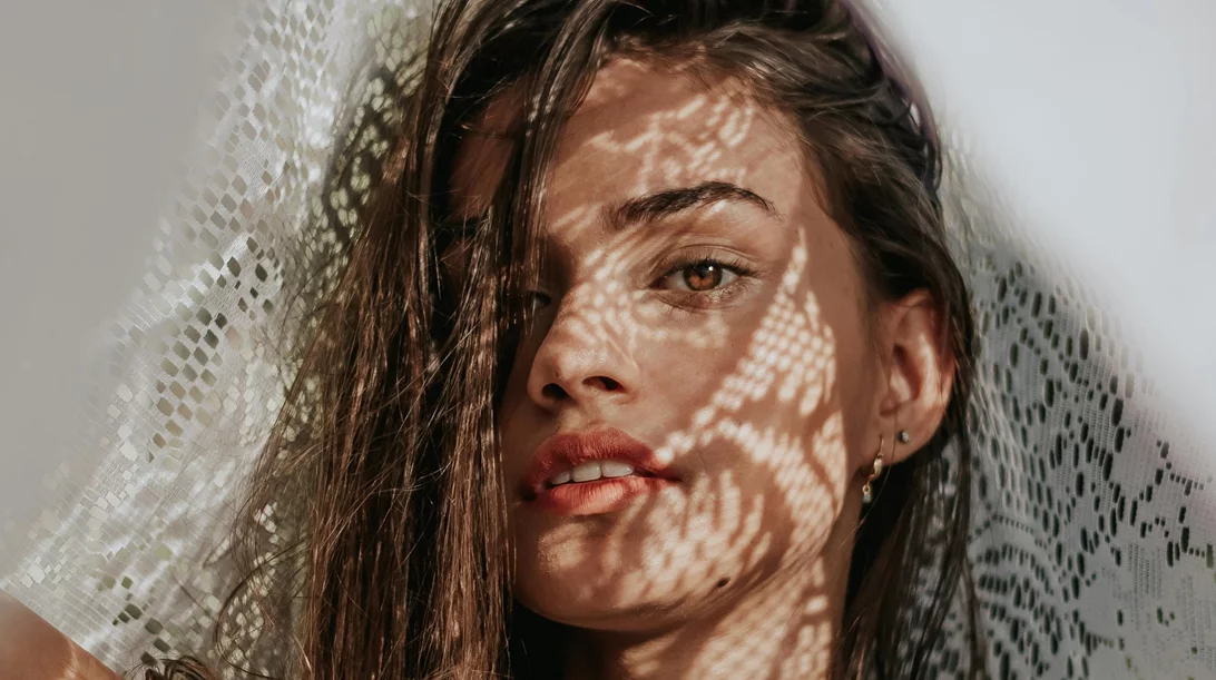 Ξύπνα με τέλεια επιδερμίδα: Τα καλύτερα beauty προϊόντα που δουλεύουν για σένα όλη νύχτα!