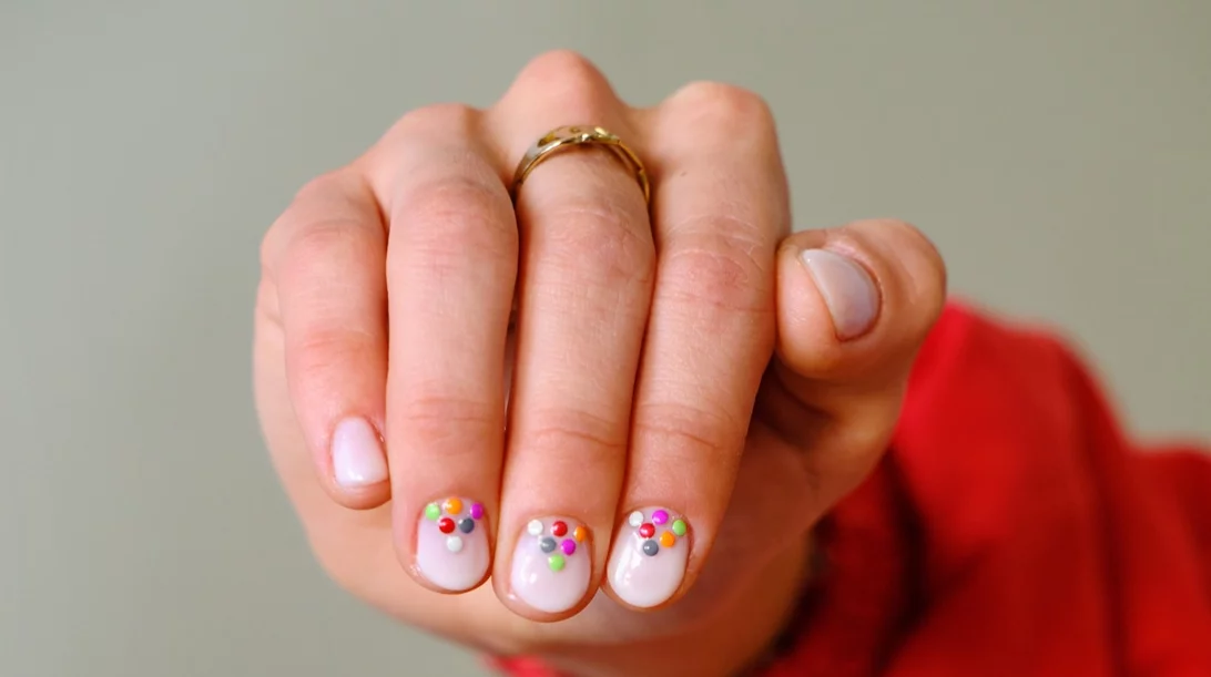 Summer Nail Inspo: 4 super fancy manicure που θα σου ανεβάσουν τη διάθεση