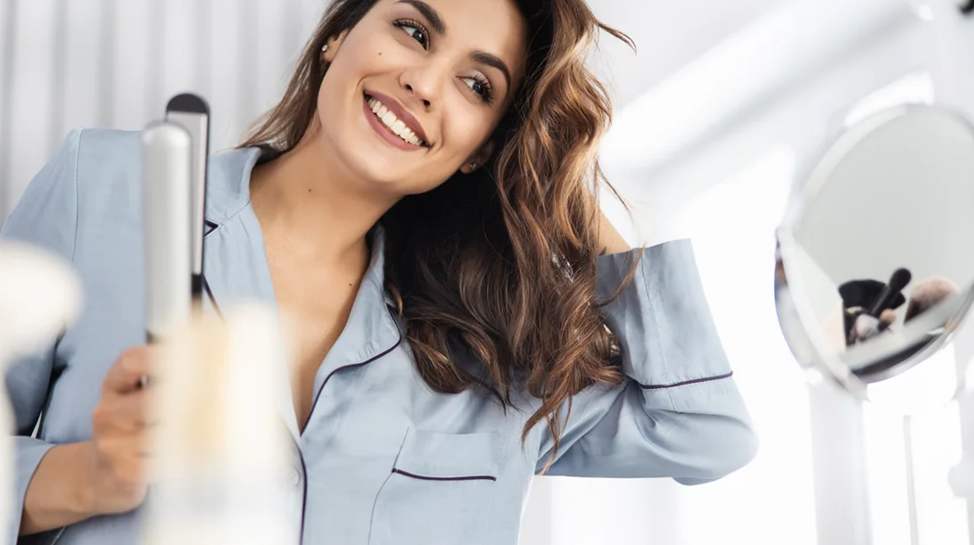 Πώς να μην φριζάρουν τα μαλλιά μου; Το κόλπο με το οδοντικό νήμα που έγινε viral