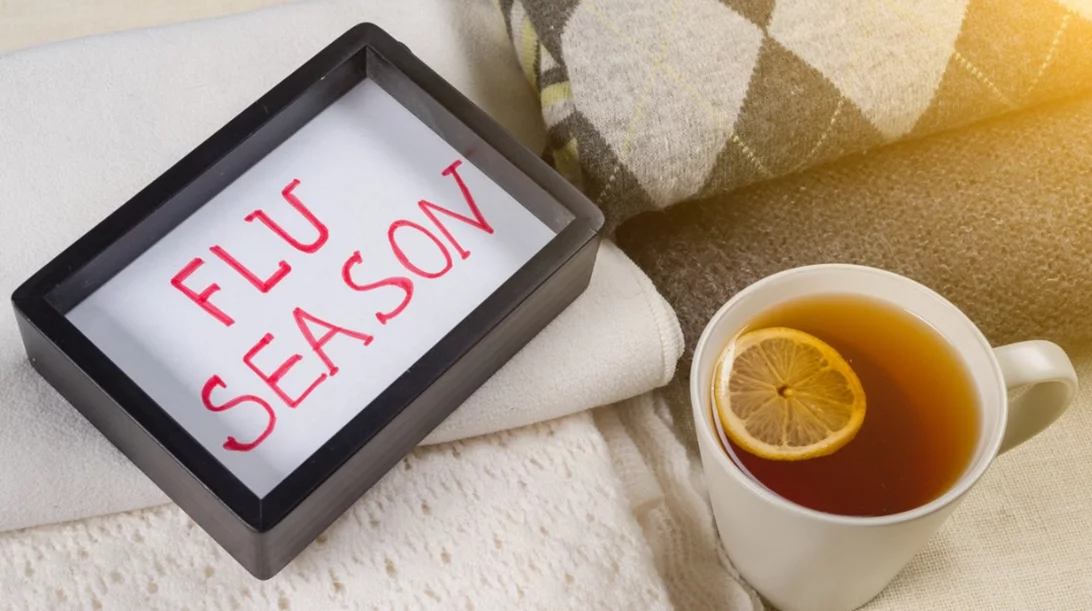 Γρίπη και κορονοϊός μαζί; Τι μπορεί να σημαίνει αν κολλήσουμε και τα δύο ταυτόχρονα;