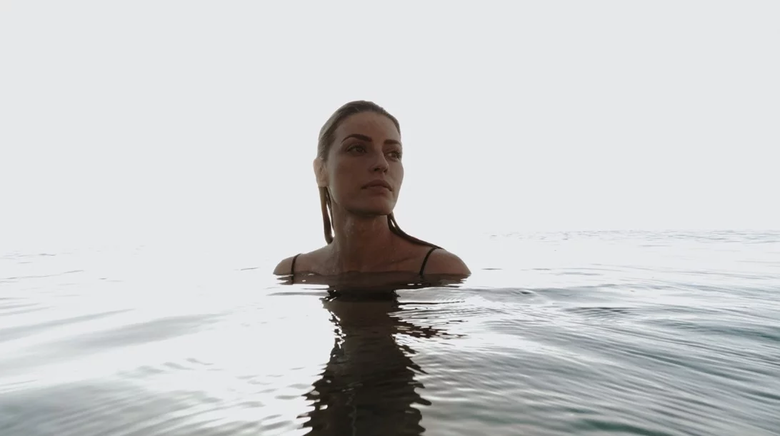 Γιατί το κολύμπι στη θάλασσα θεωρείται θεραπευτικό;