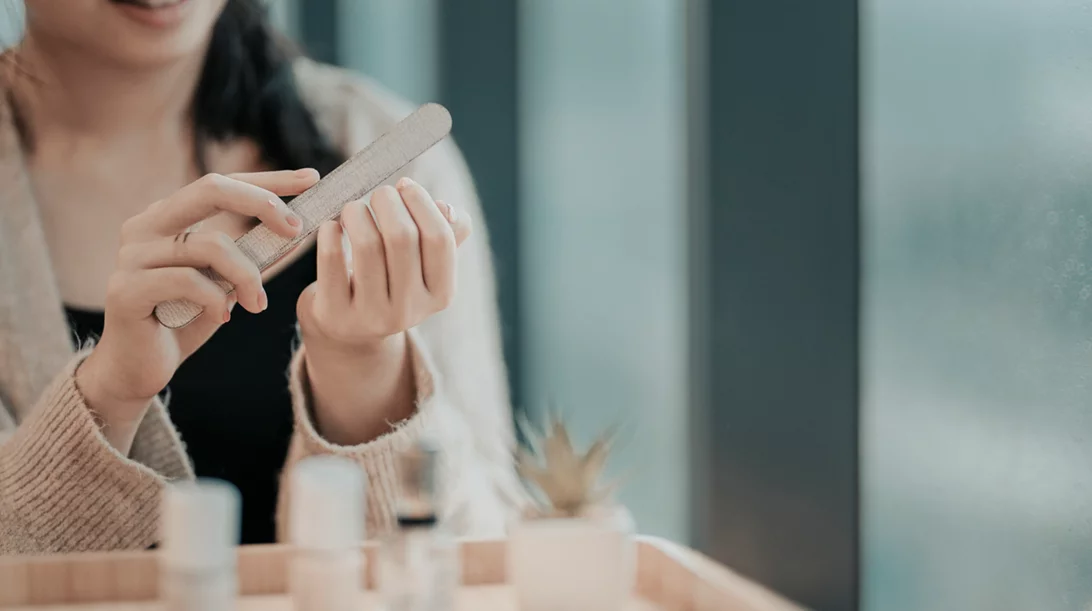 Εύκολο μανικιούρ στο σπίτι: Μερικά tips από τον nail artist της JLo