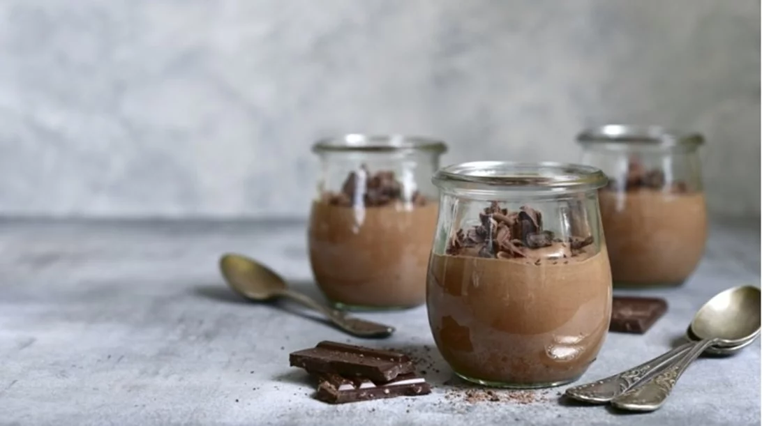 Σοκολατένιο γλυκό ψυγείου με μόνο 2 μόνο υλικά - Πανεύκολο και χωρίς ζάχαρη