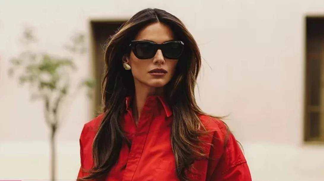 Η Ηλιάνα Παπαγεωργίου με το χρώμα νυχιών που θα "φορεθεί" περισσότερο από το μπορντό τους επόμενους μήνες