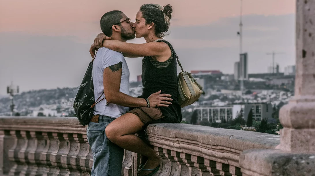 Ποια ζώδια θα ερωτευτούν φέτος; Το 2025 θα είναι μία καρμική χρονιά για πολλούς