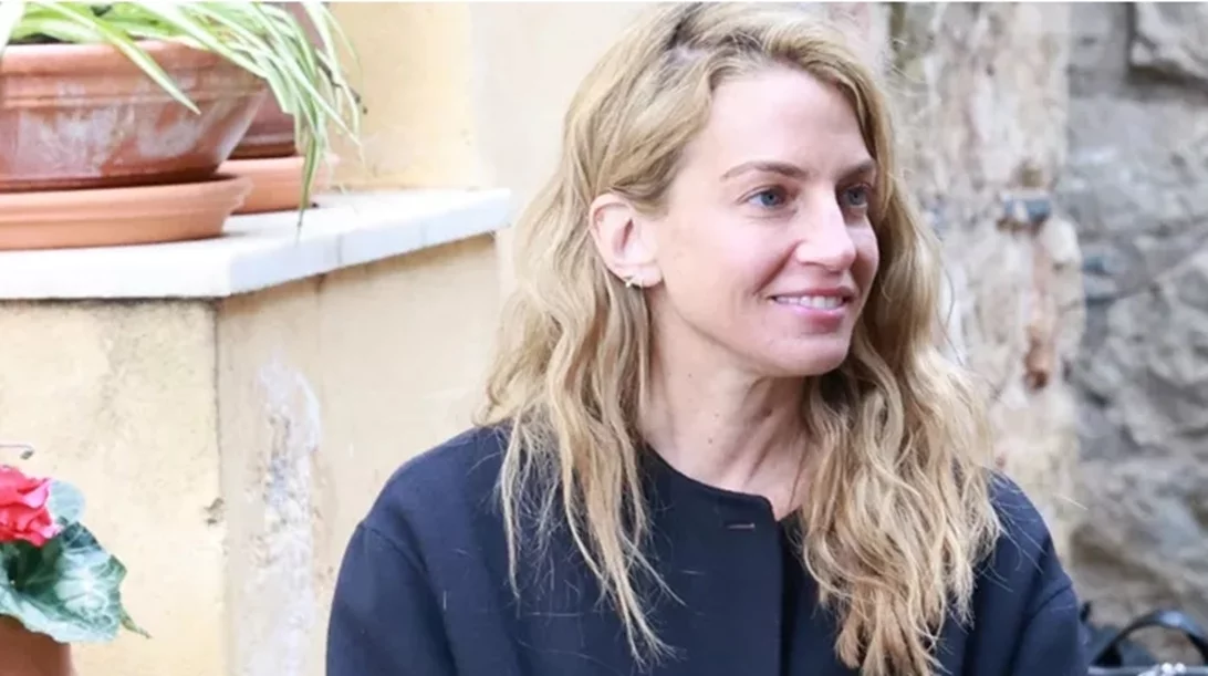 Χρυσή Βαρδινογιάννη: Το χτένισμα με καλοκαιρινό αέρα που επέλεξε για την πρόβα γάμου με τον Νικόλαο ντε Γκρες