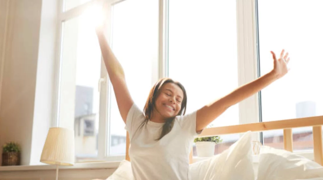 Πώς να ξυπνάμε νιώθοντας αναζωογονημένοι - ακόμα και όταν είναι σκοτεινά και κρύα έξω